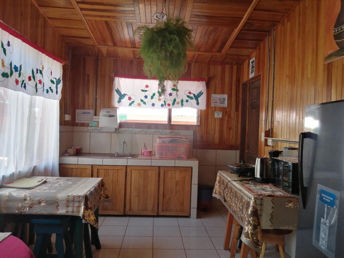الجبل الأخضر Pension Y Cabinas Colibri B&B Costa Rica المظهر الخارجي الصورة