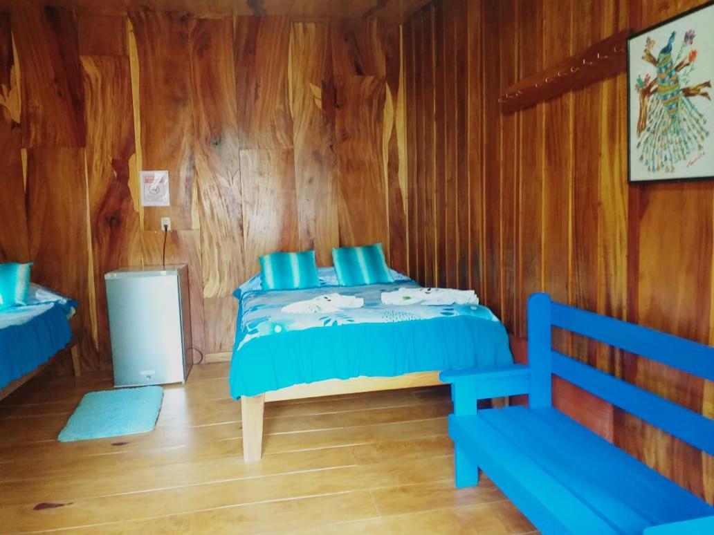 الجبل الأخضر Pension Y Cabinas Colibri B&B Costa Rica المظهر الخارجي الصورة