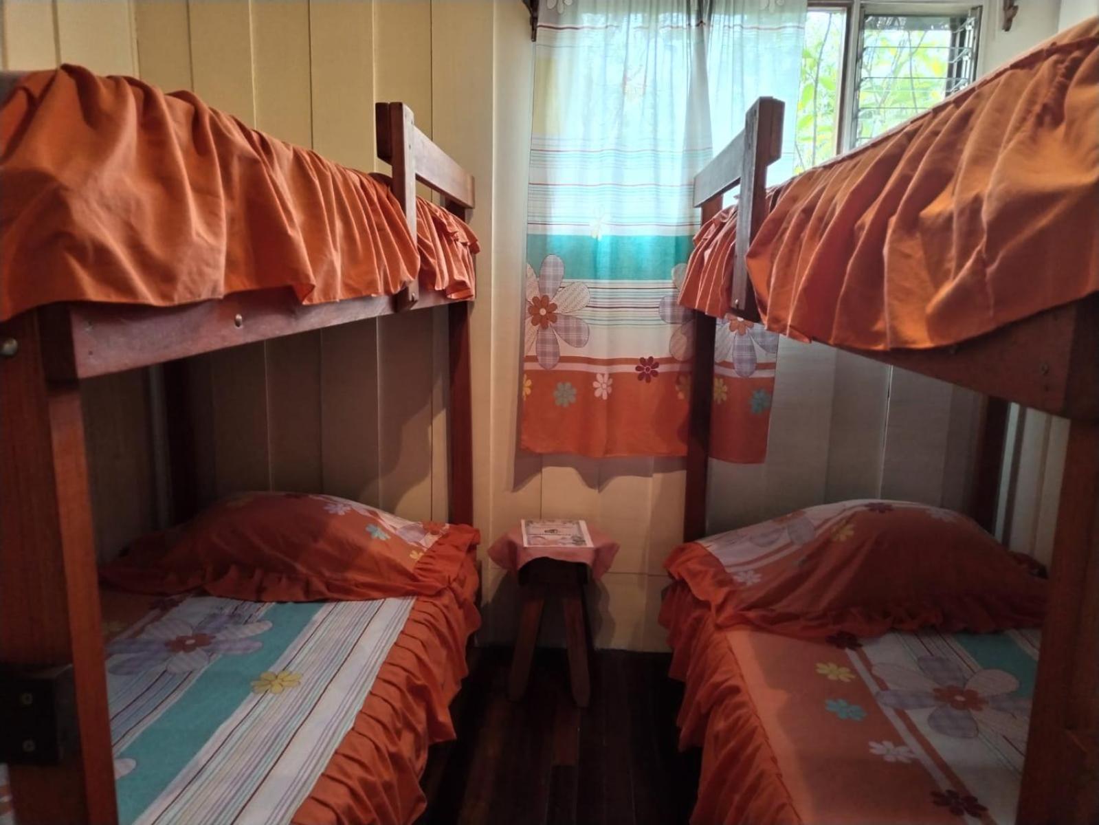 الجبل الأخضر Pension Y Cabinas Colibri B&B Costa Rica المظهر الخارجي الصورة